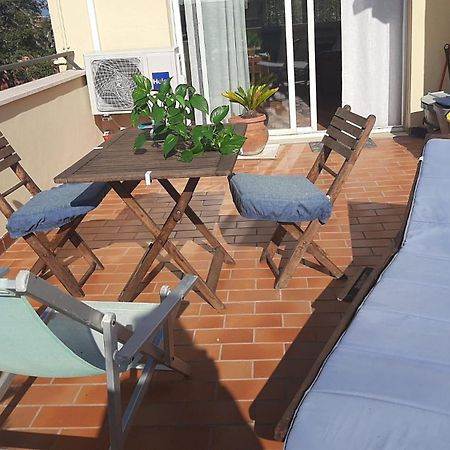 La Terrazza Sul Faro Διαμέρισμα Φιουμιτσίνο Εξωτερικό φωτογραφία