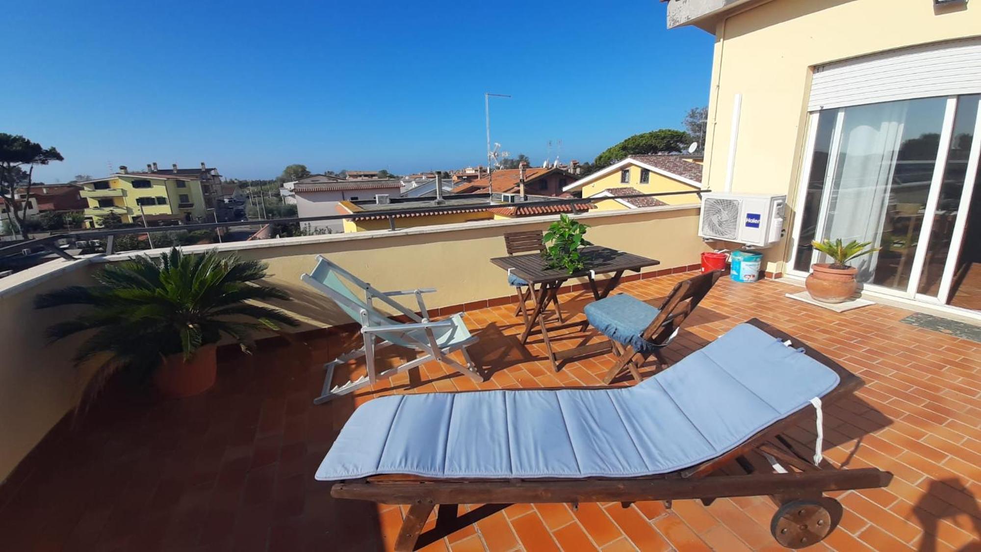 La Terrazza Sul Faro Διαμέρισμα Φιουμιτσίνο Εξωτερικό φωτογραφία